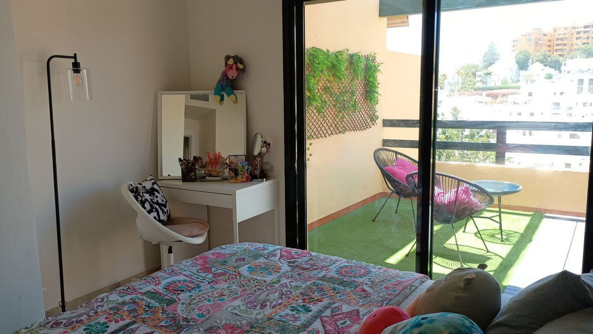 Tussenverdieping Appartement in Selwo-8