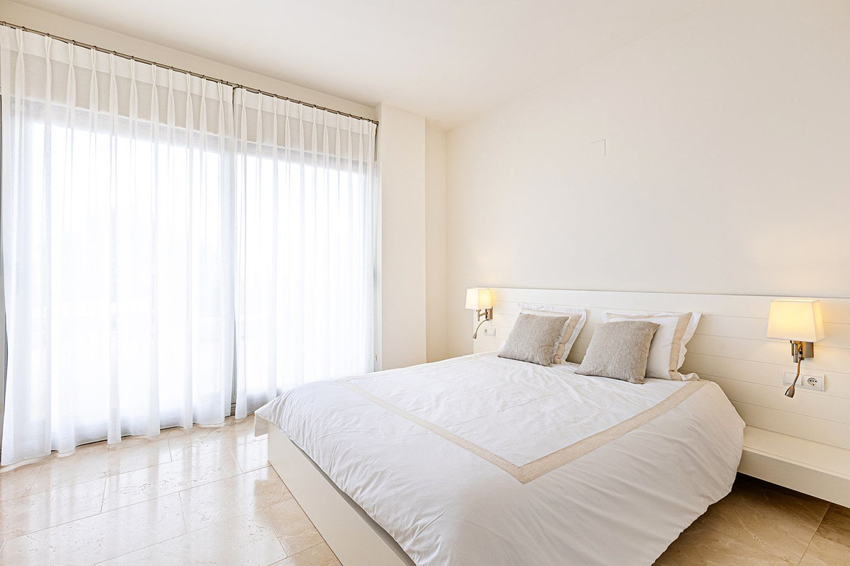 Penthouse in Selwo-10