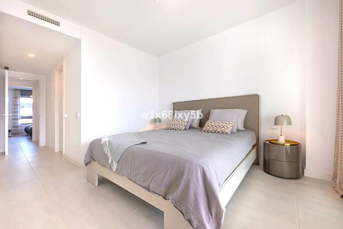 Tussenverdieping Appartement in Selwo-11