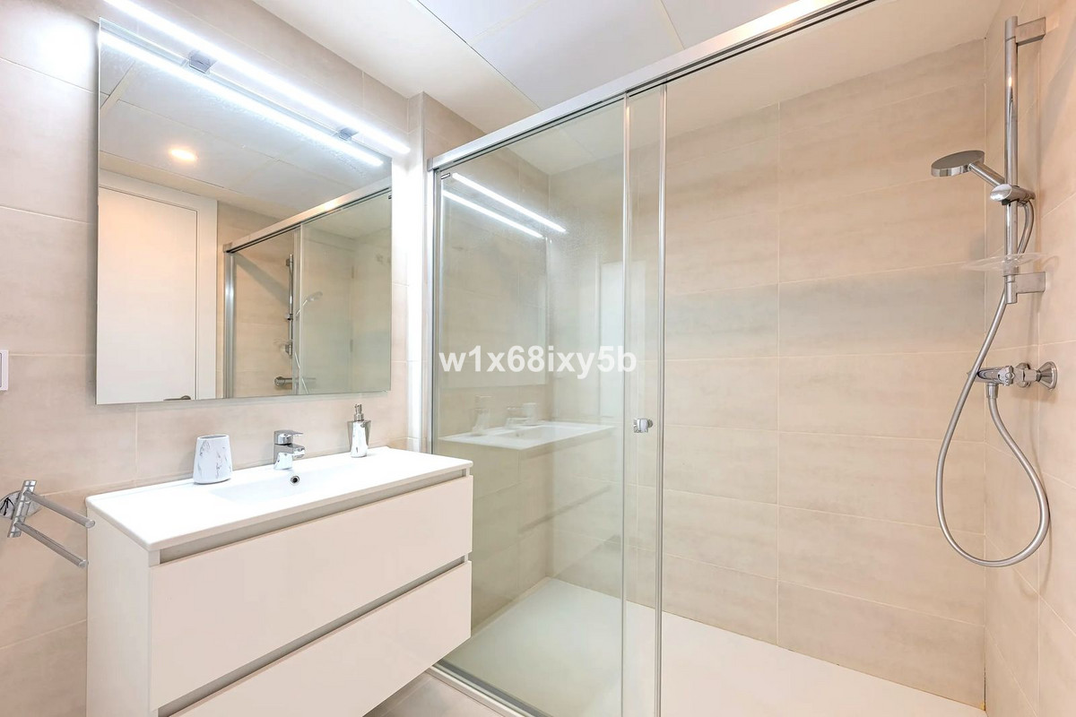 Tussenverdieping Appartement in Selwo-17