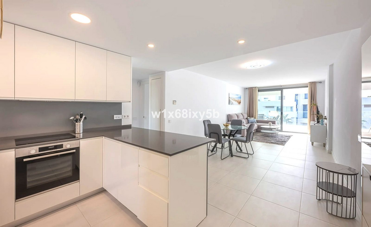 Tussenverdieping Appartement in Selwo-9