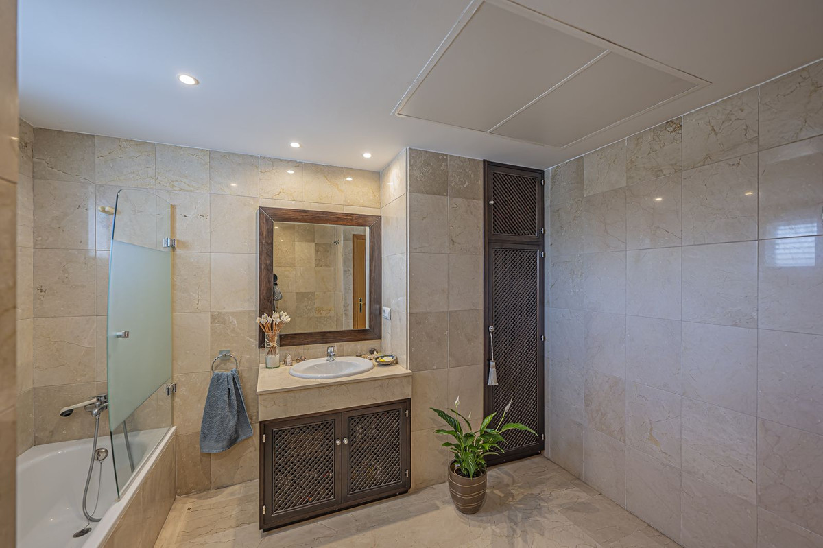 Penthouse te koop in Selwo | 4 slaapkamers H5288068