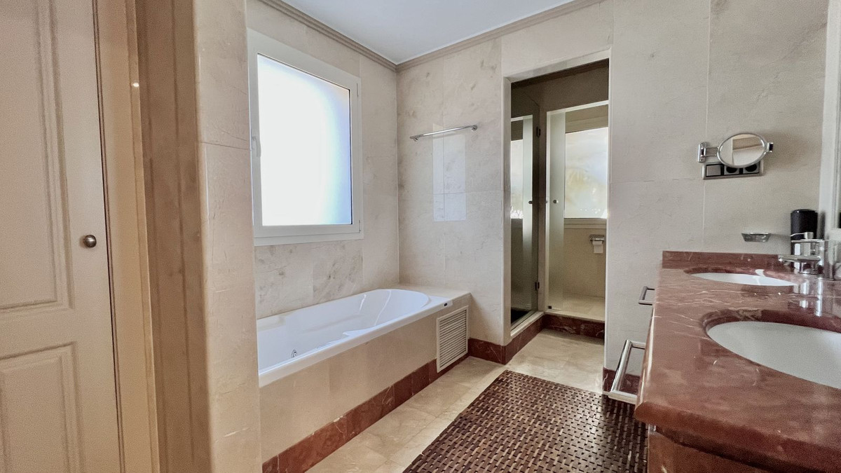 Appartement te koop in Sierra Blanca | 3 slaapkamers H5143915