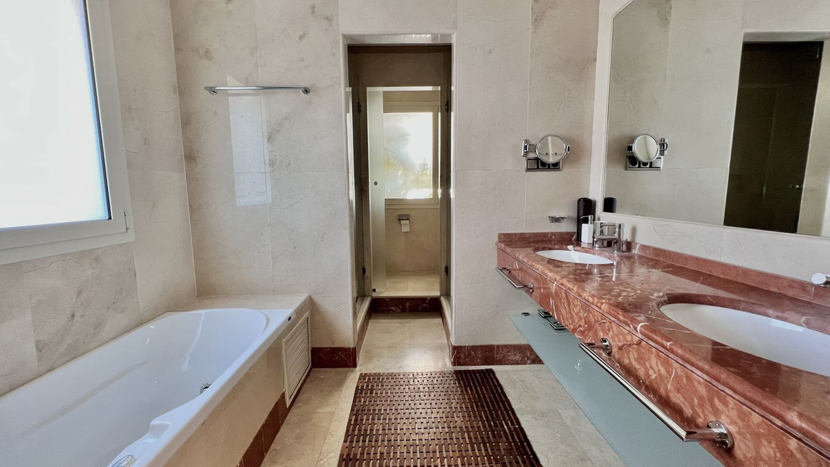 Appartement te koop in Sierra Blanca | 3 slaapkamers H5143915