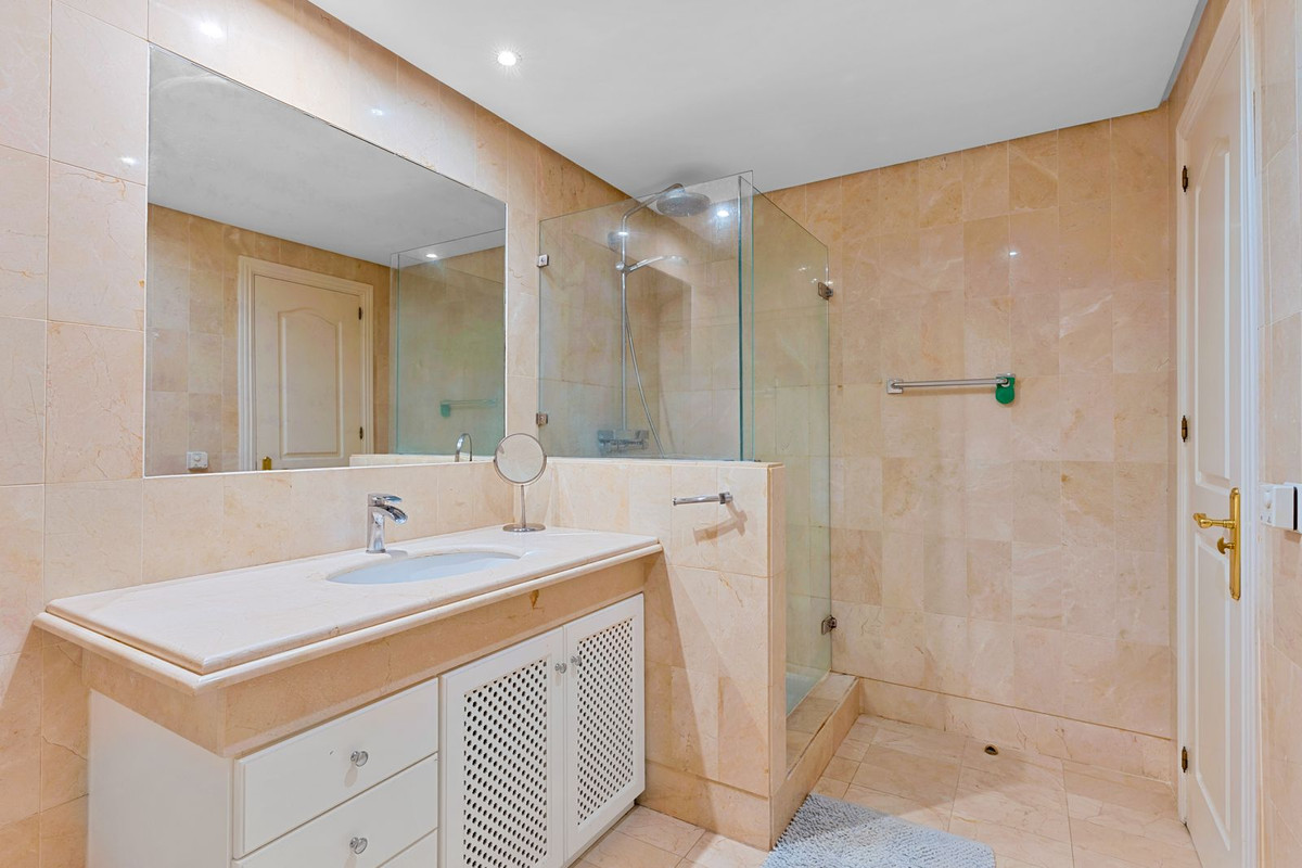 Appartement te koop in Sierra Blanca | 3 slaapkamers H5253202