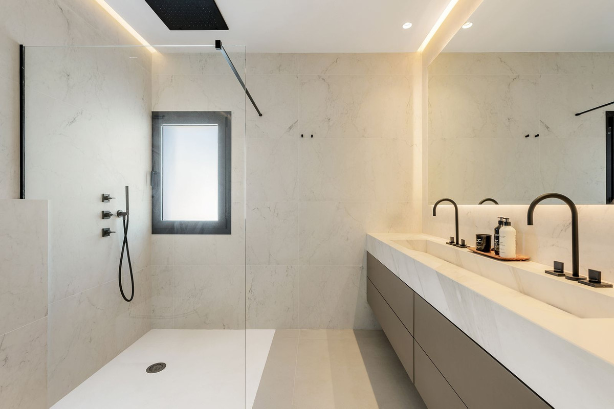 Huis te koop in Sierra Blanca | 5 slaapkamers H5261422