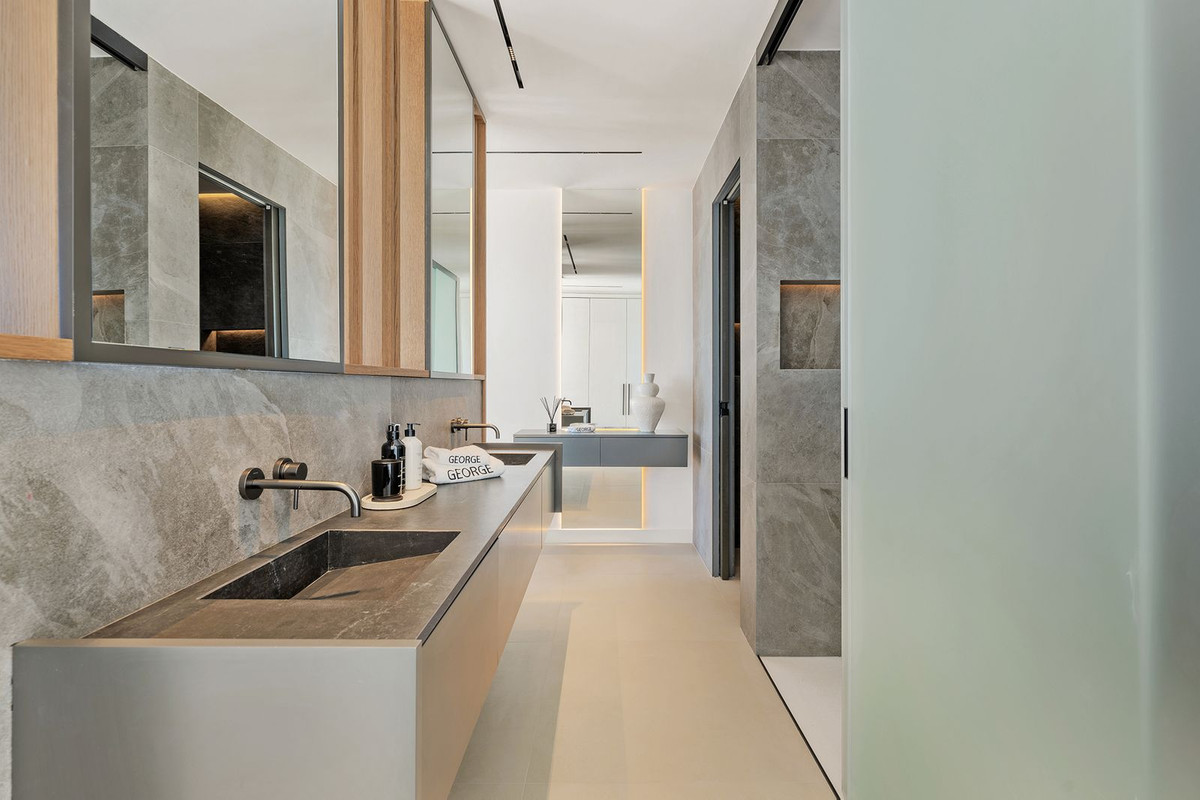 Huis te koop in Sierra Blanca | 5 slaapkamers H5261422