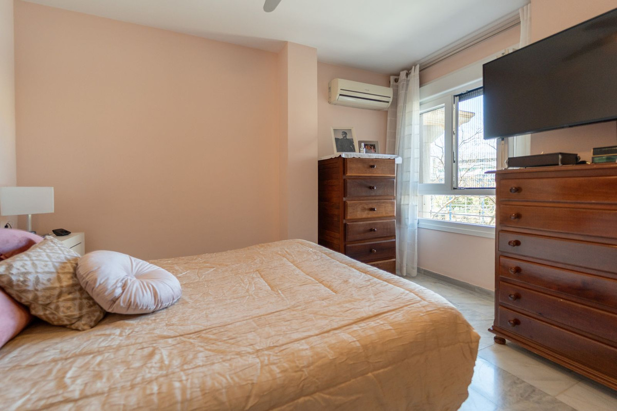 Tussenverdieping Appartement in Teatinos-22