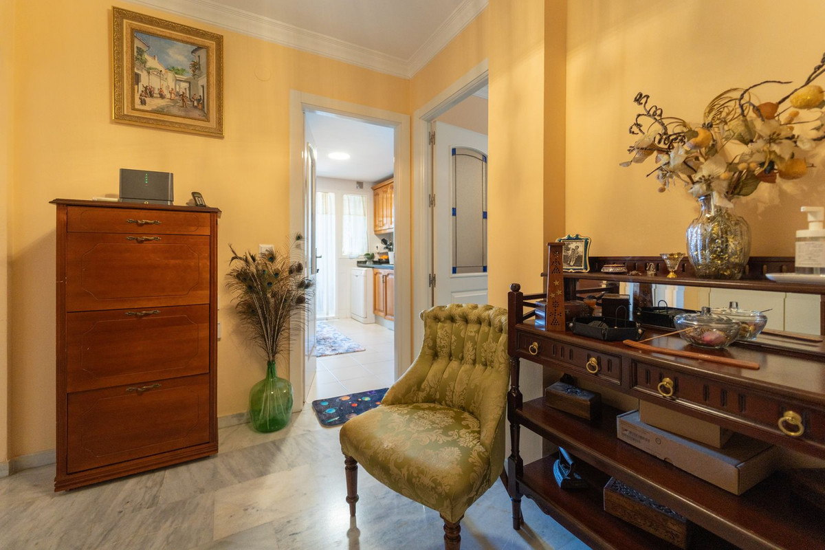 Tussenverdieping Appartement in Teatinos-9