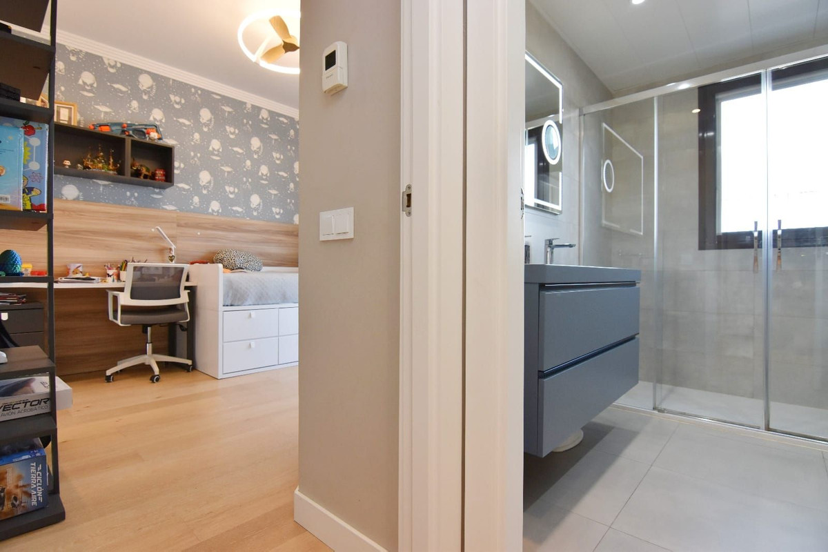 Appartement te koop in Teatinos | 4 slaapkamers H5306644