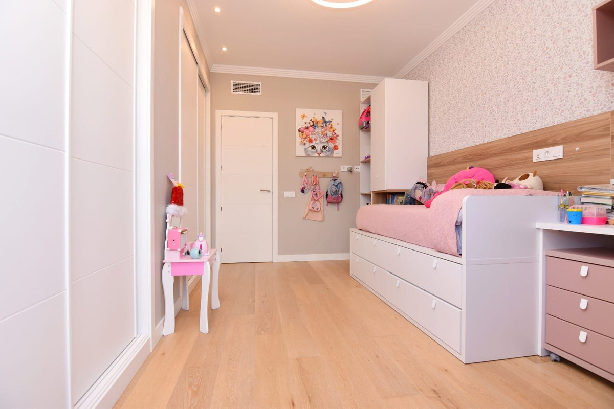 Appartement te koop in Teatinos | 4 slaapkamers H5306644