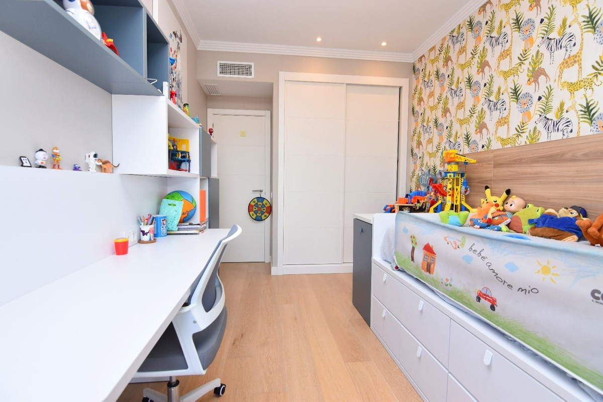 Appartement te koop in Teatinos | 4 slaapkamers H5306644