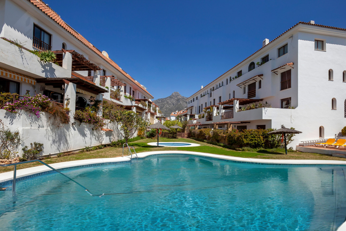 Appartement te koop in The Golden Mile | 3 slaapkamers H4036594
