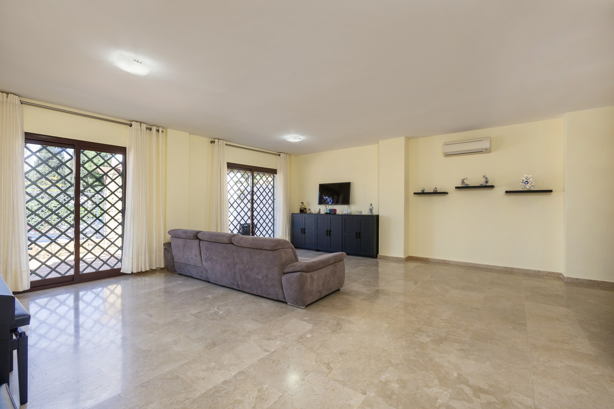 Appartement te koop in The Golden Mile | 3 slaapkamers H4036594