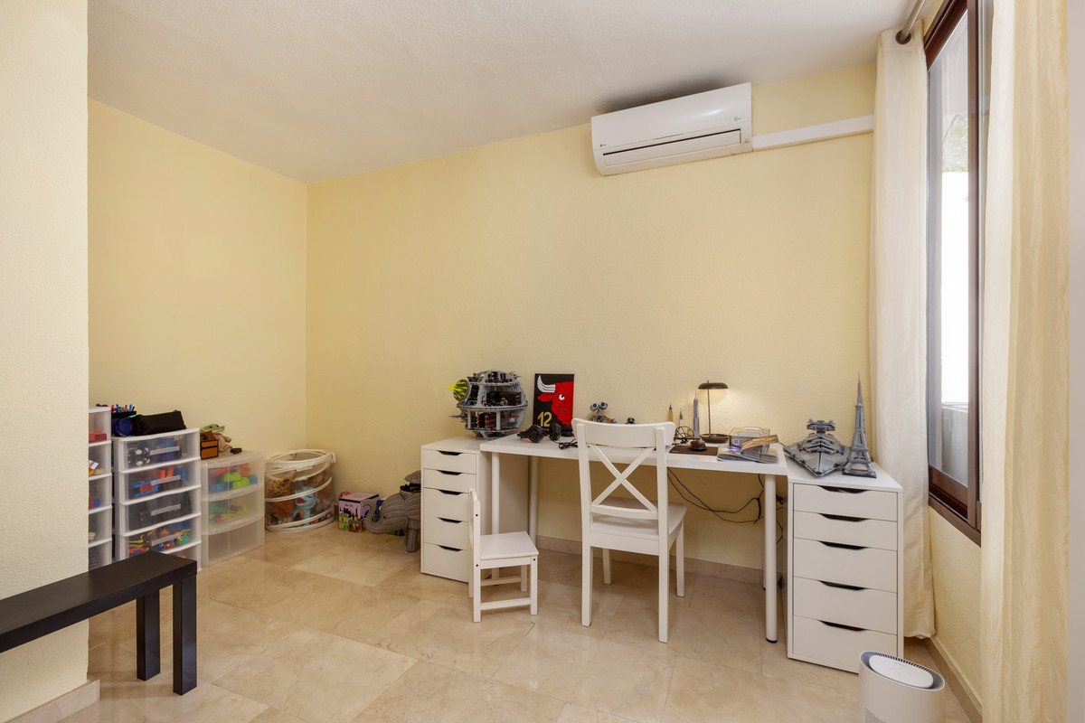 Appartement te koop in The Golden Mile | 3 slaapkamers H4036594