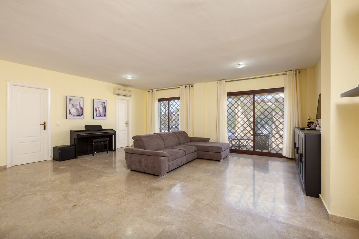Appartement te koop in The Golden Mile | 3 slaapkamers H4036594