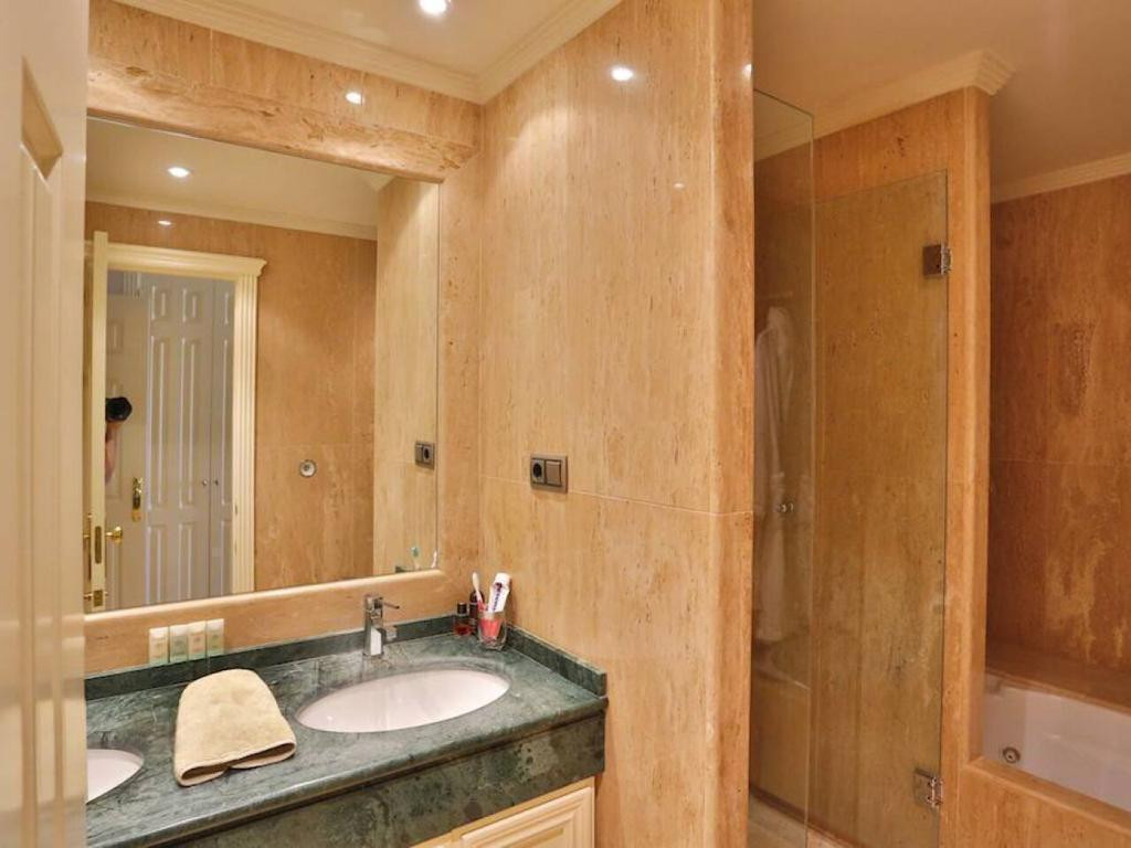Appartement te koop in The Golden Mile | 3 slaapkamers H4345459