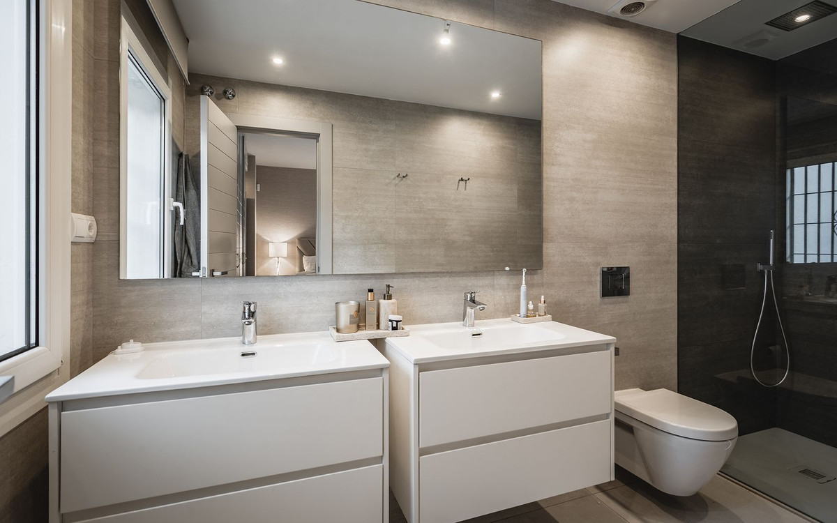 Appartement te koop in The Golden Mile | 3 slaapkamers H4373680