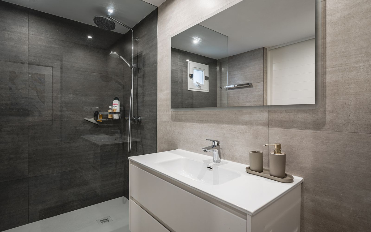 Appartement te koop in The Golden Mile | 3 slaapkamers H4373680