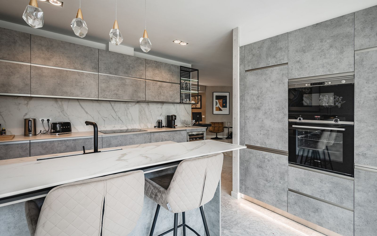 Appartement te koop in The Golden Mile | 3 slaapkamers H4373680