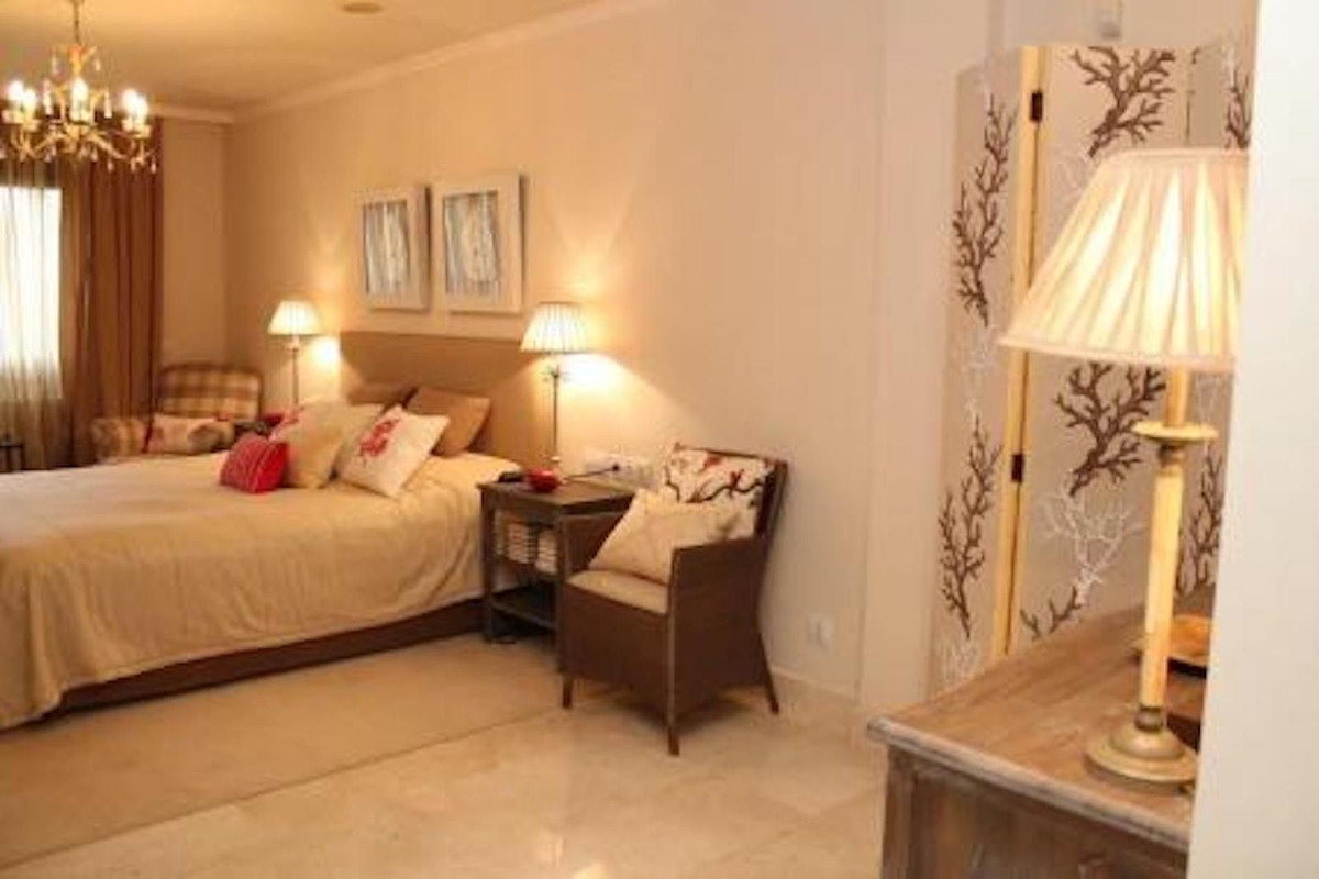 Penthouse Duplex in The Golden Mile-23