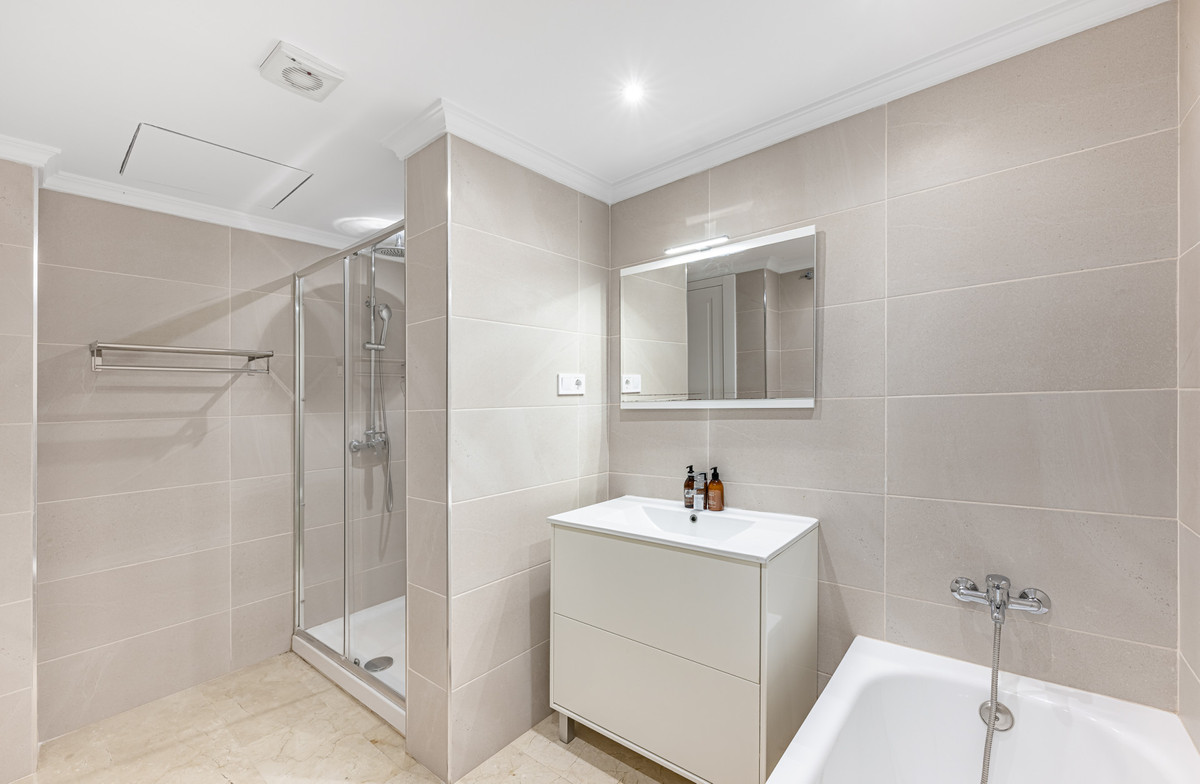 Appartement te koop in The Golden Mile | 1 slaapkamers H4792999