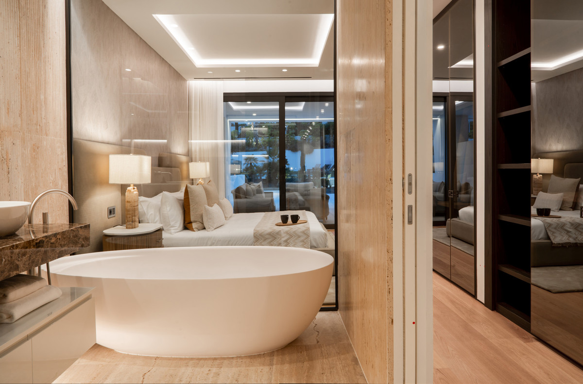 Appartement te koop in The Golden Mile | 4 slaapkamers H4975243