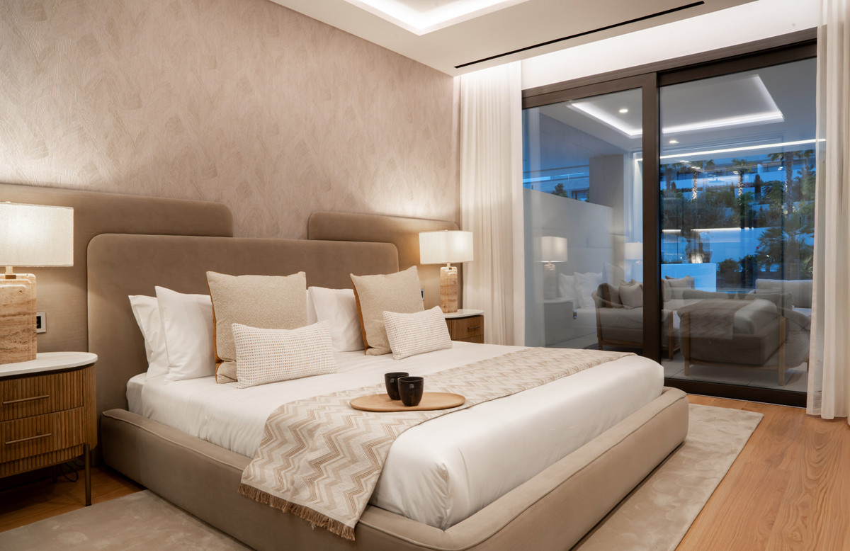 Appartement te koop in The Golden Mile | 4 slaapkamers H4975243