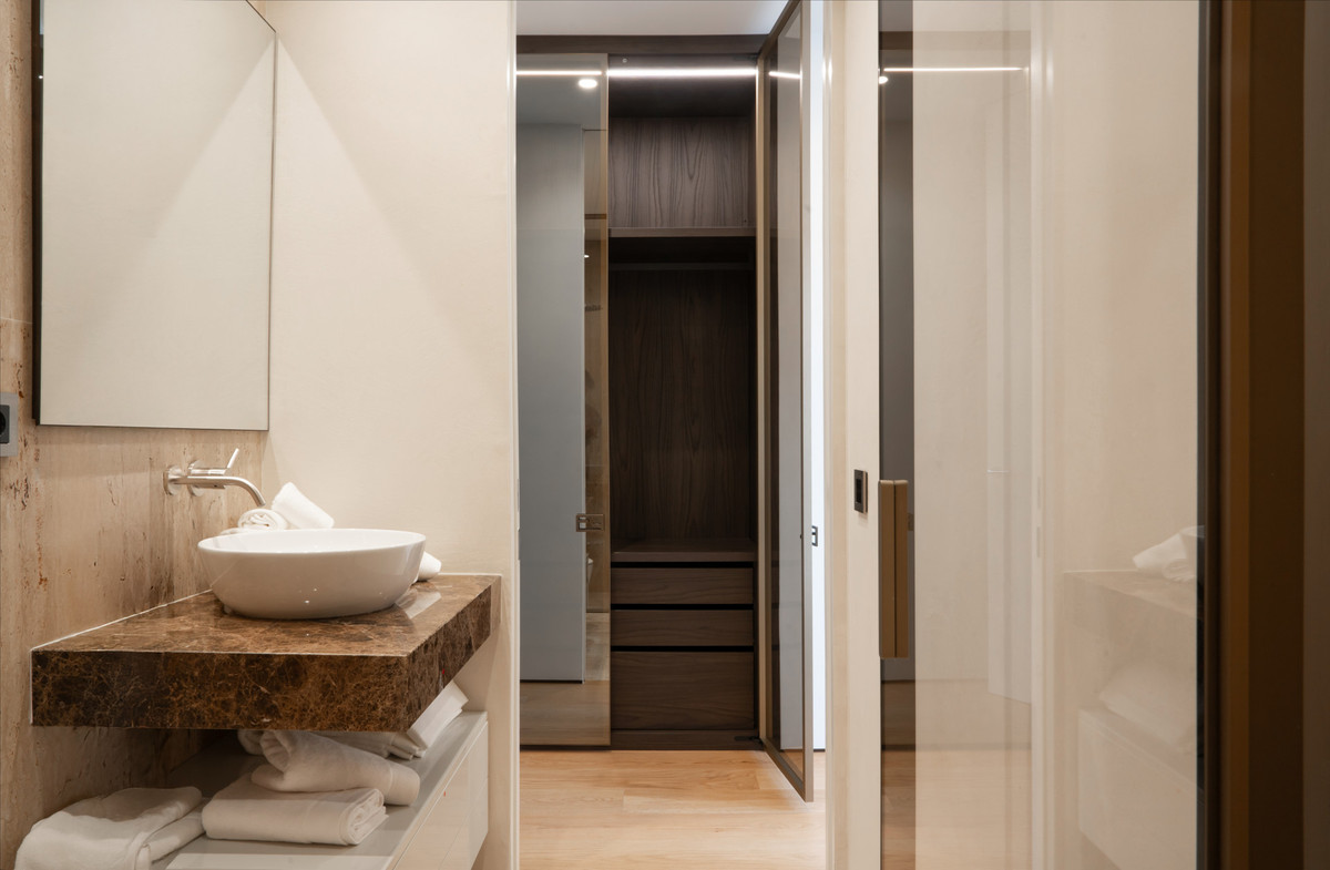 Appartement te koop in The Golden Mile | 4 slaapkamers H4975243