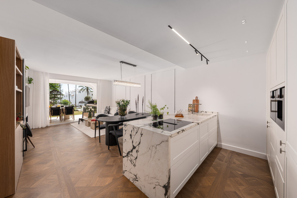 Tussenverdieping Appartement in The Golden Mile-12