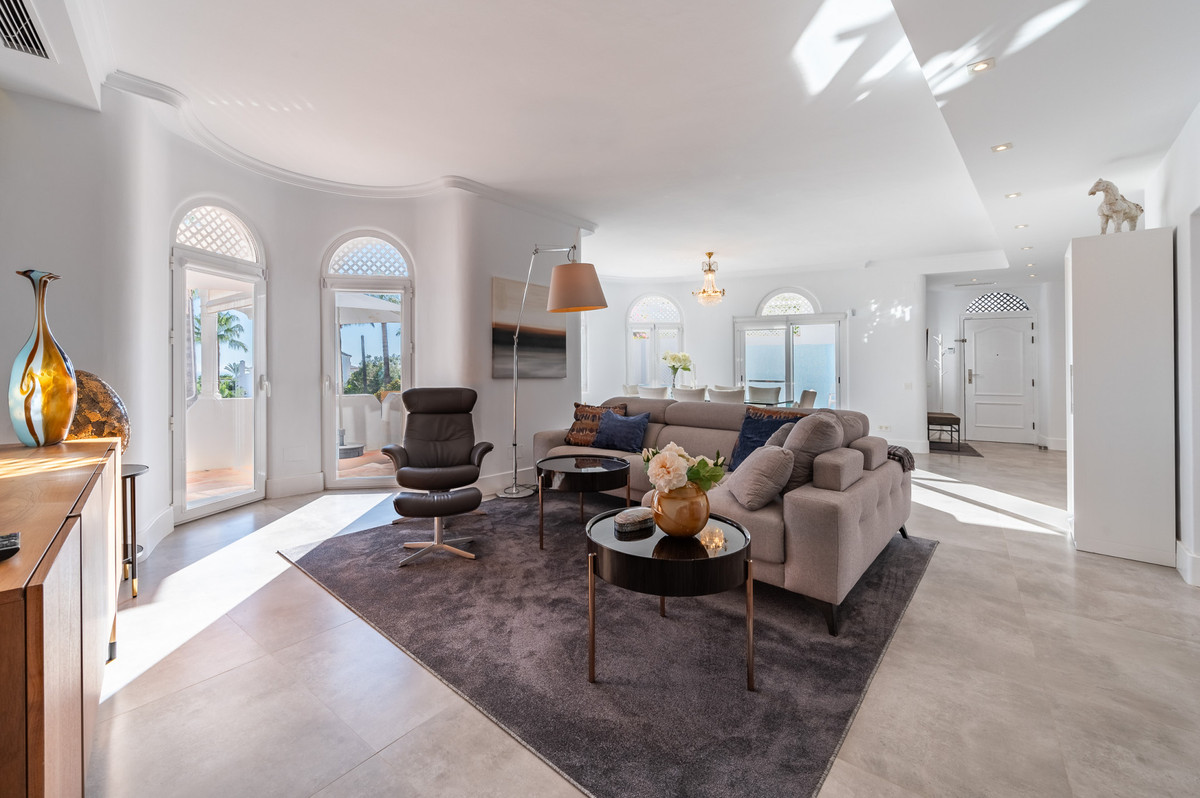 Tussenverdieping Appartement in The Golden Mile-12