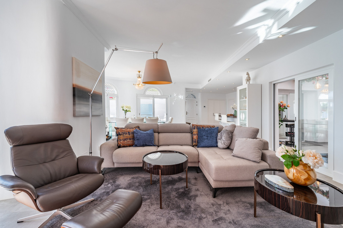 Tussenverdieping Appartement in The Golden Mile-13