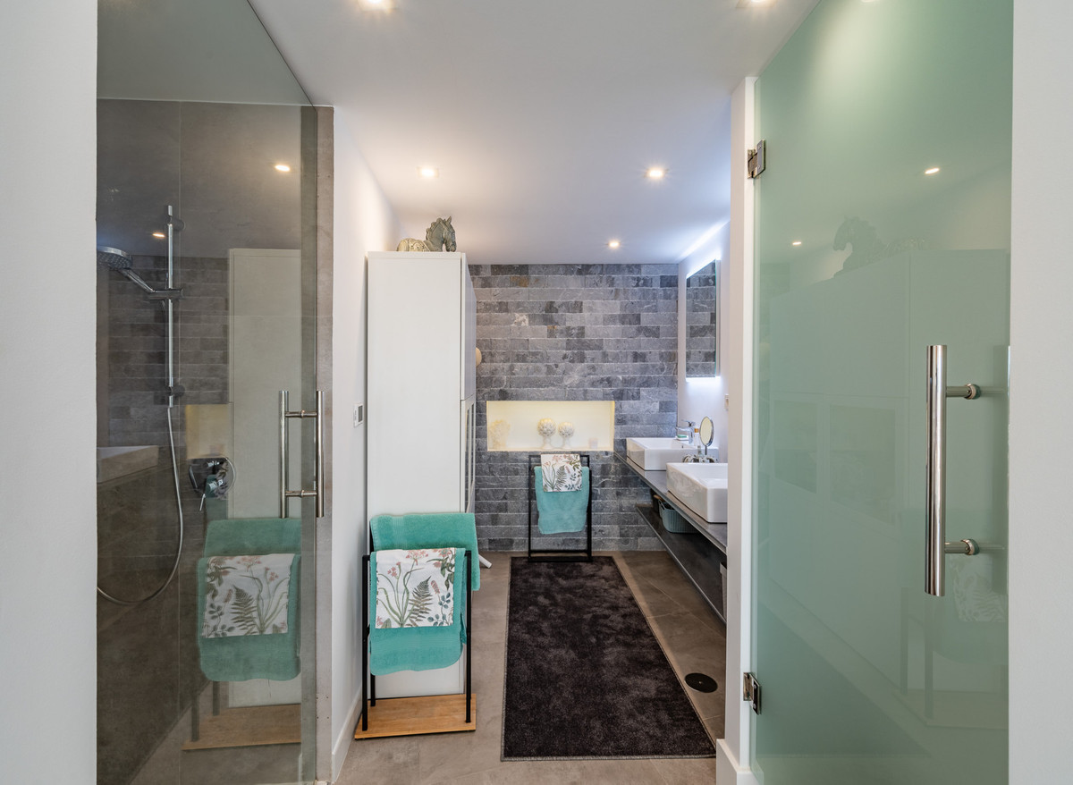 Tussenverdieping Appartement in The Golden Mile-19