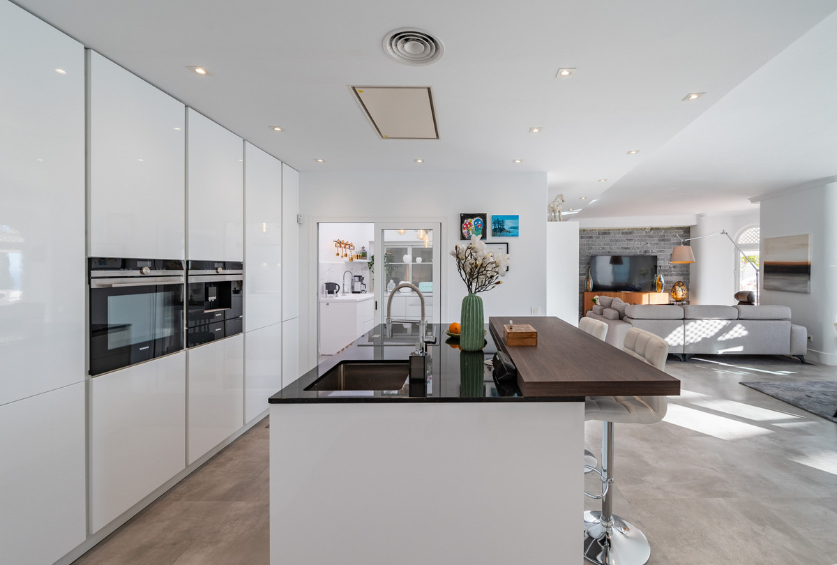 Tussenverdieping Appartement in The Golden Mile-2