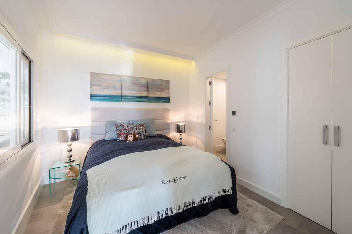 Tussenverdieping Appartement in The Golden Mile-21