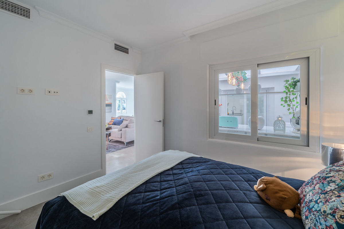 Tussenverdieping Appartement in The Golden Mile-23