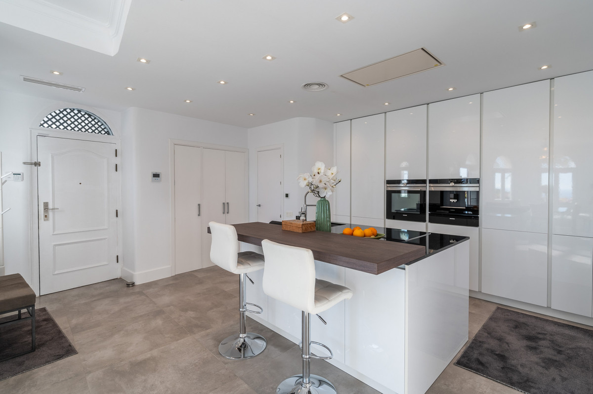 Tussenverdieping Appartement in The Golden Mile-3