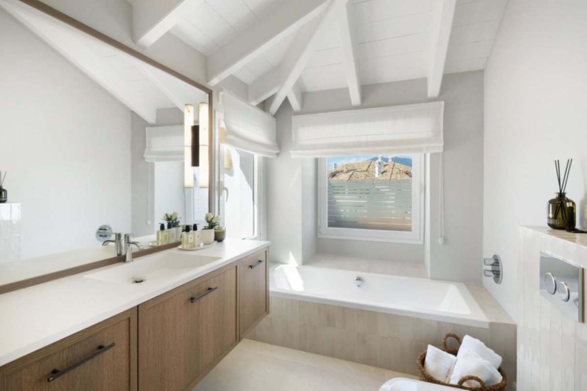 Duplex in The Golden Mile-7