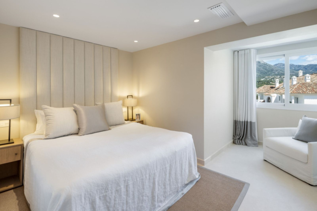 Duplex in The Golden Mile-8