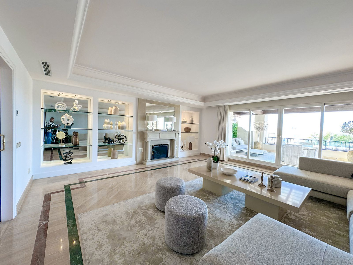 Penthouse Duplex in The Golden Mile-1