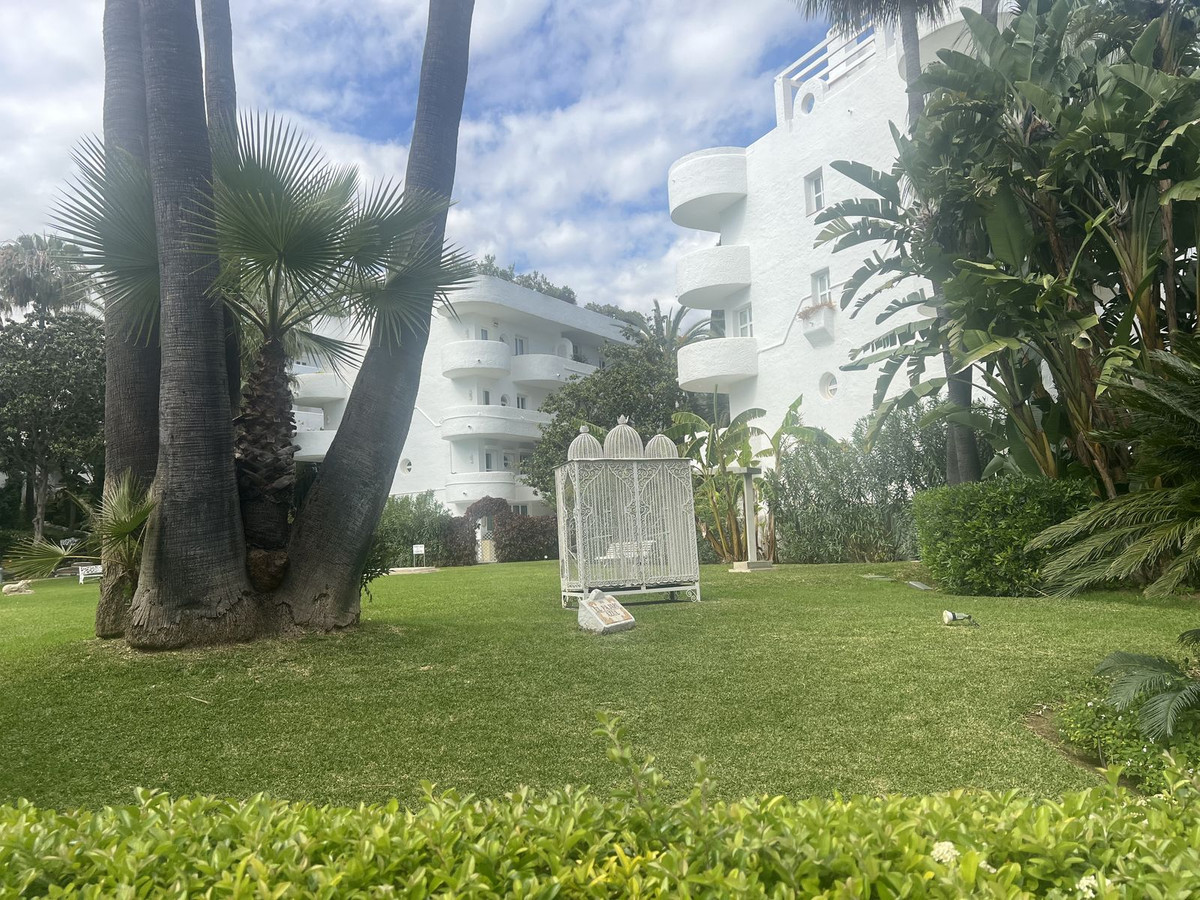 Apartment for sale in The Golden Mile | 3 bedrooms H5025880
