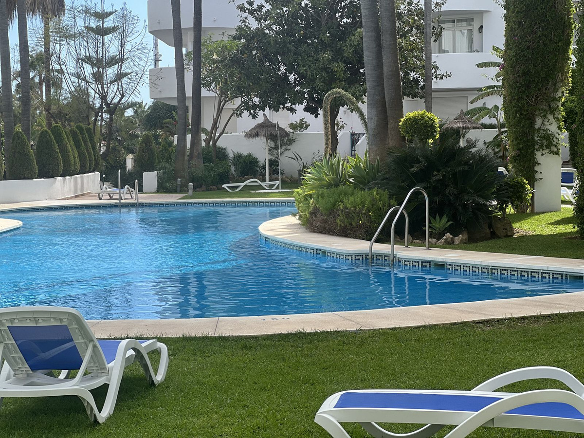 Apartment for sale in The Golden Mile | 3 bedrooms H5025880
