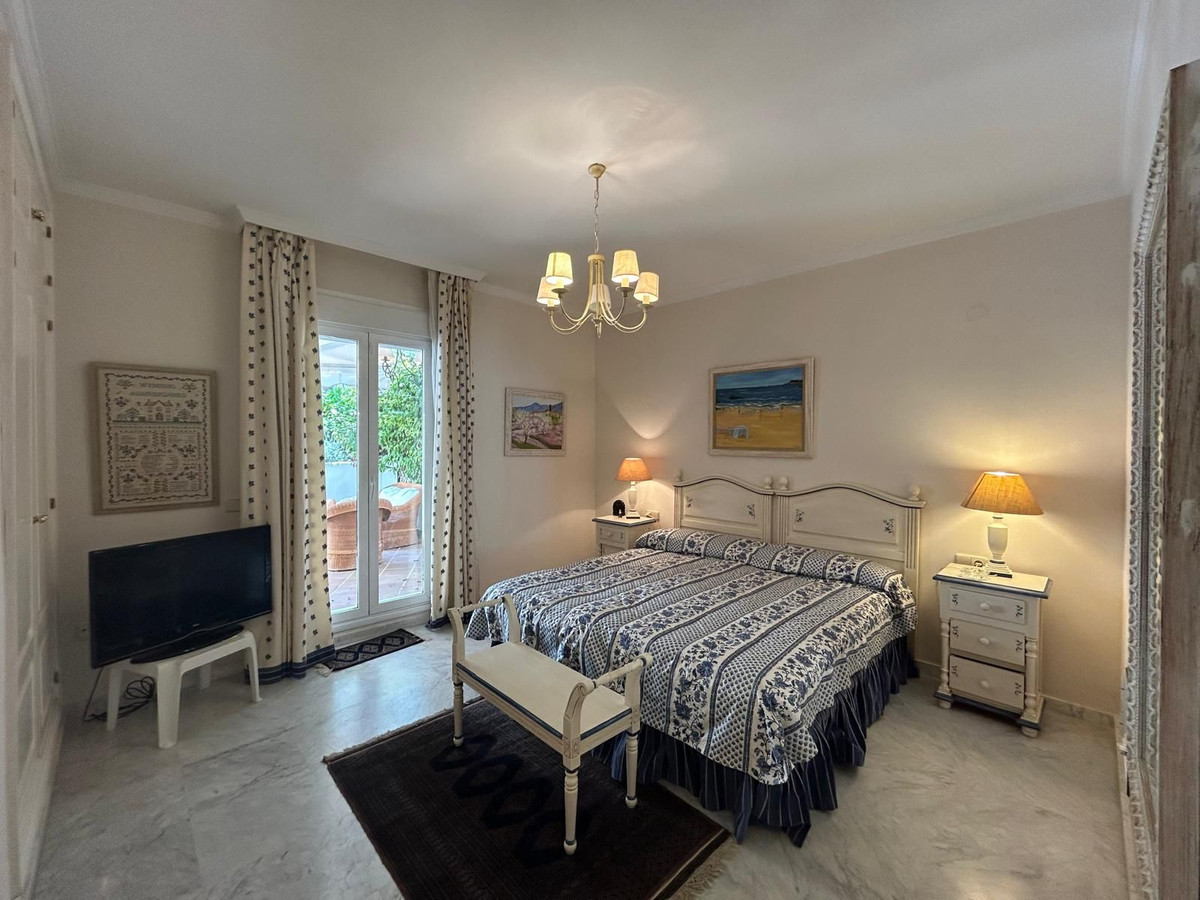 Apartment for sale in The Golden Mile | 3 bedrooms H5025880