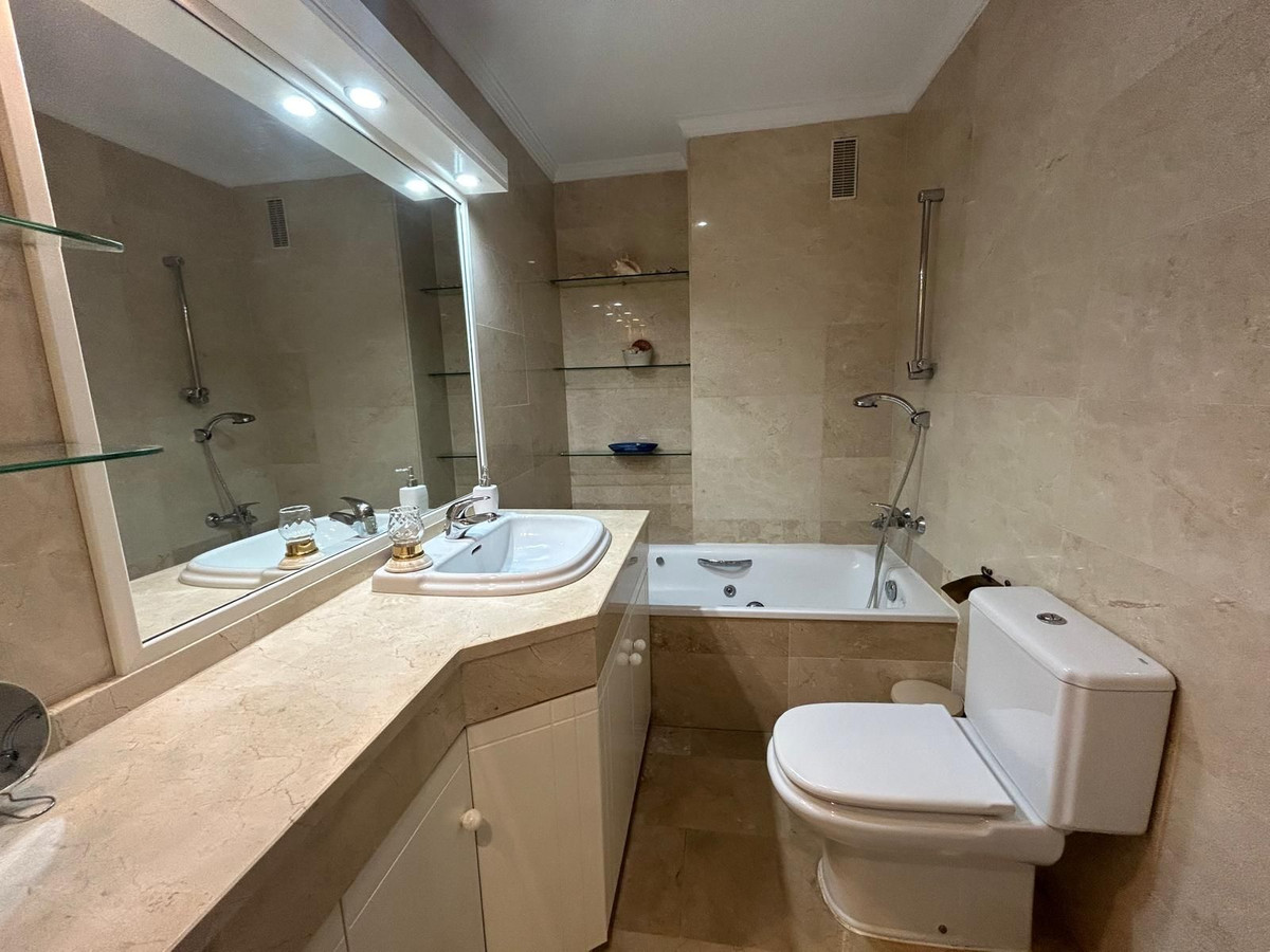 Apartment for sale in The Golden Mile | 3 bedrooms H5025880