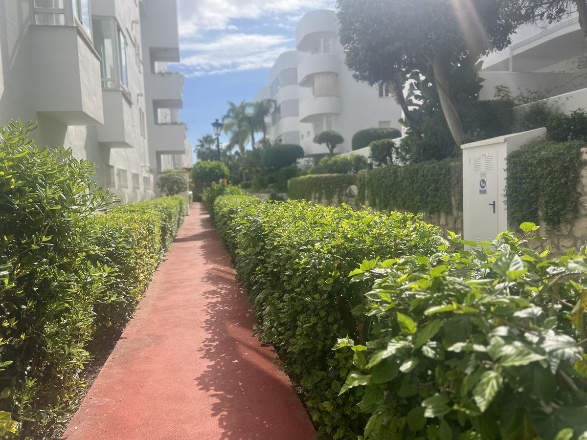 Apartment for sale in The Golden Mile | 3 bedrooms H5025880