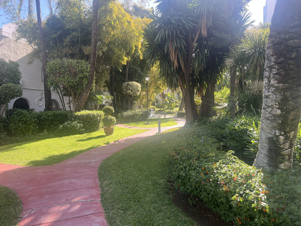 Apartment for sale in The Golden Mile | 3 bedrooms H5025880