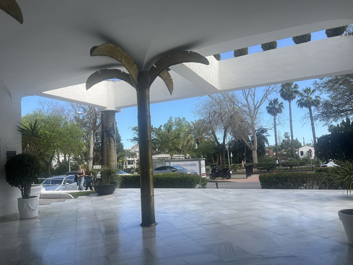 Apartment for sale in The Golden Mile | 3 bedrooms H5025880