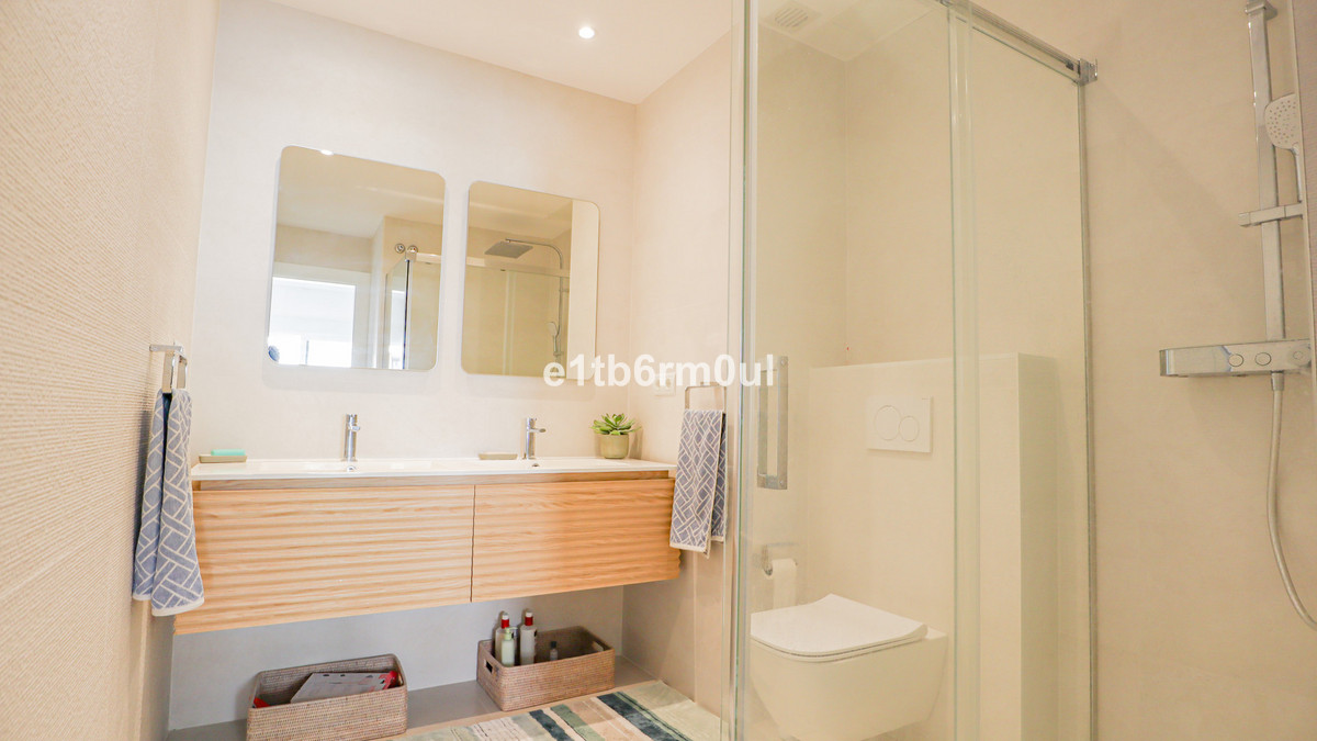 Penthouse for sale in The Golden Mile | 2 bedrooms H5026420