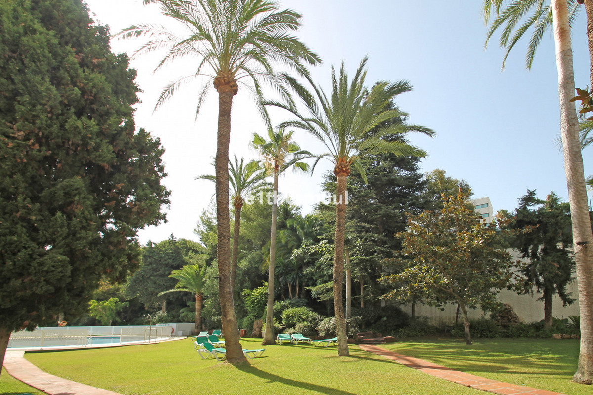 Penthouse for sale in The Golden Mile | 2 bedrooms H5026420