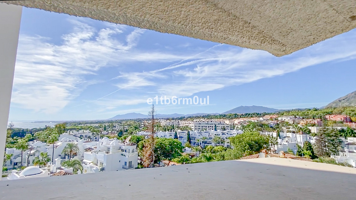 Penthouse for sale in The Golden Mile | 2 bedrooms H5026420